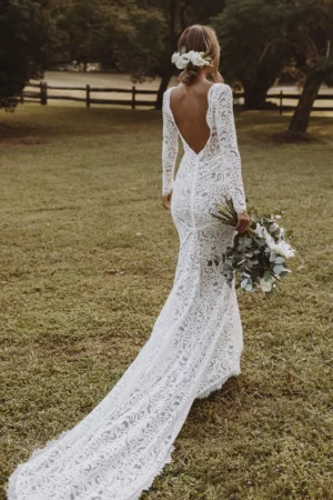 robe de mariee boheme dentelle manches longues dos nu 720x