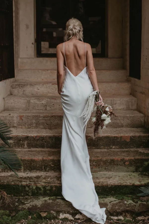 Abito da Sposa Semplici e Raffinati - Image 4