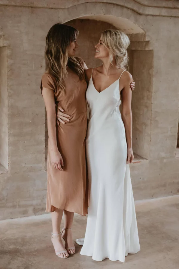 Abito da Sposa Semplici e Raffinati - Image 2