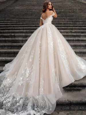 robe de mariee princesse epaule denudee 4 turbo b6ae32d8 244c 4df2 a5bd b54bc942dc4e 448965 5000x