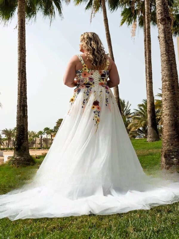 Sexy Wedding Dresses Plus Size 2023 Deep V-Neck Lace Up Bride Gowns With Flowers Tulle A-Line Sweep Train Vestido De Noiva - immagine 2