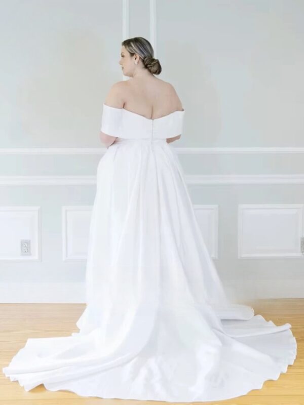 Customize Wedding Dresses Women Plus Size Off The Shoulder V-Neck Bride Gown Satin Side Split A-Line Sweep Train Robe De Mariée - immagine 2