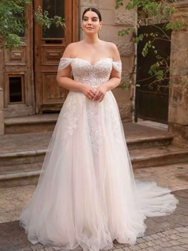 Classic Off Shoulder A-Line Wedding Dresses Plus Size Sweetheart Neck Bride Gowns Appliques Floor Length Tulle Robe De Mariee - immagine 2