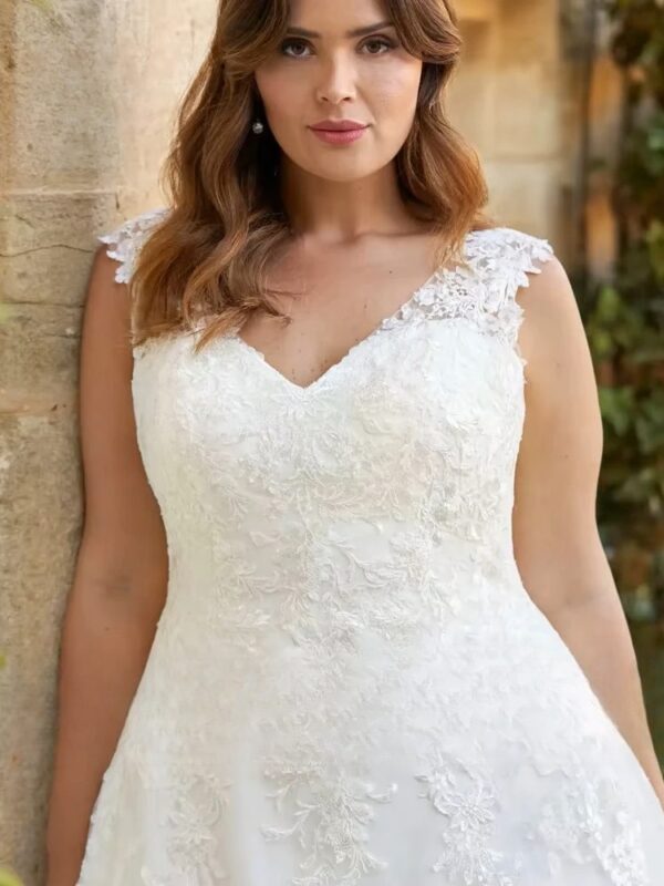 Customized Ivory Wedding Dresses Plus Size V Neck Sleeveless Bride Gowns Woman Appliques Sweep Train A-Line Vestidos De Novia - immagine 3
