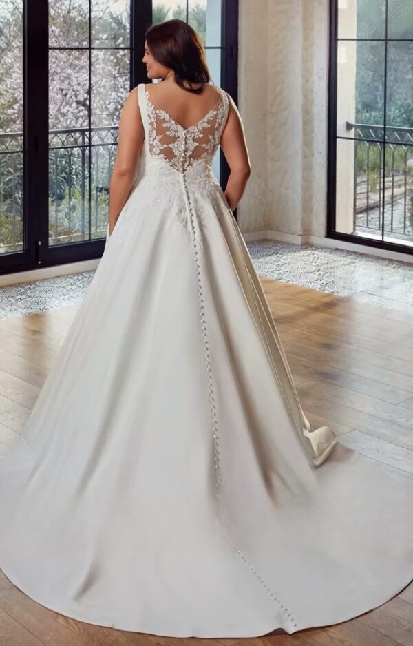 Classic V Neck Wedding Dresses Plus Size A-Line Bride Gowns Appliques Sleeveless Back Button Sweep Train Vestido De PSL980021 - immagine 2