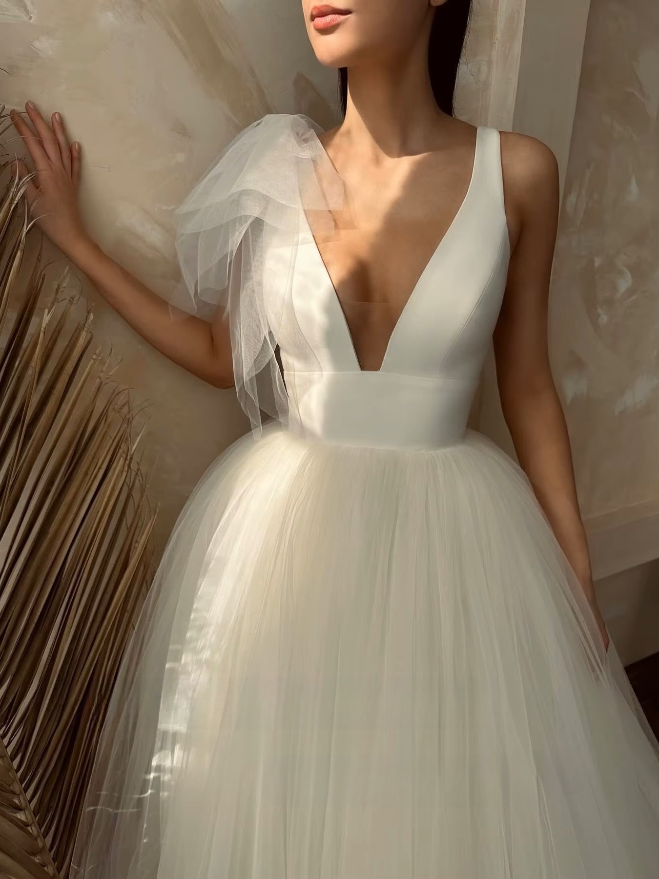 SoDigne A-line Satin/Tulle Bride Dresses Sleeveless V-neck Wedding Dress Women Bridal Gowns vestidos de novia Customized 2 SoDigne A-line Satin/Tulle Bride Dresses Sleeveless V-neck Wedding Dress Women Bridal Gowns vestidos de novia Customized - immagine 2