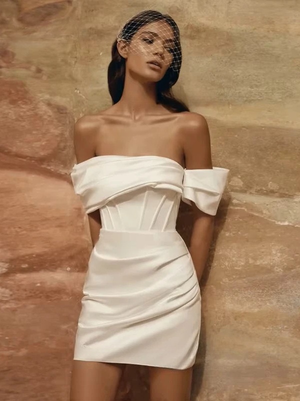 Exquisite Mermaid Wedding Dresses Strapless Pleat Off Shoulder Mini Bride Dresses Sexy Backless Detachable Train Customized 2025 2 Exquisite Mermaid Wedding Dresses Strapless Pleat Off Shoulder Mini Bride Dresses Sexy Backless Detachable Train Customized 2025 - immagine 2