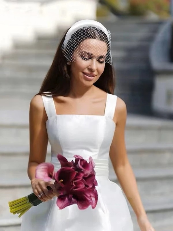 Customized Classic Mini Square Collar White Wedding Gown Dress Brides Sleeveless Elegant Backless Satin Spaghetti Straps Vestido 2 Customized Classic Mini Square Collar White Wedding Gown Dress Brides Sleeveless Elegant Backless Satin Spaghetti Straps Vestido - immagine 2