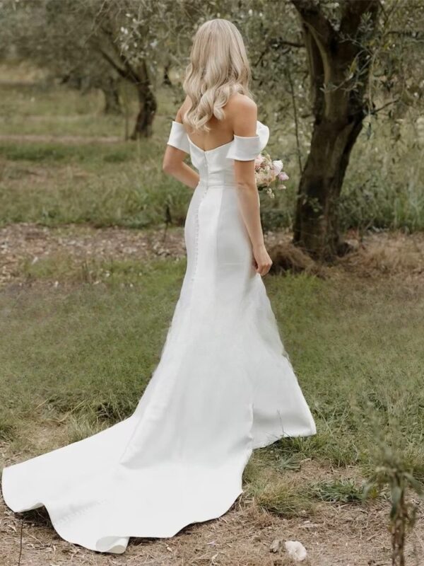 Elegant Sweetheart Off The Shoulder Wedding Dresses Women Pleat Open Back Train Satin Bridal Gown Vestidos De Noiva Customized - immagine 2