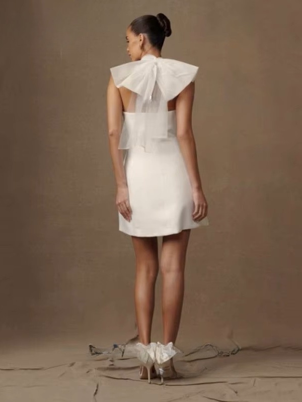 Simple Mini Mermaid Satin Wedding Dress Sexy Sleeveless Tulle Hatler Formal Pleat Open Back with Bow Boho Short Grown Customized 2 Simple Mini Mermaid Satin Wedding Dress Sexy Sleeveless Tulle Hatler Formal Pleat Open Back with Bow Boho Short Grown Customized - immagine 2