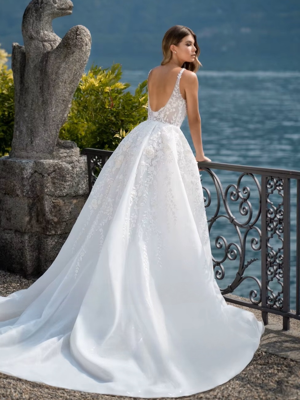 SoDigne Luxury A-line Wedding Dresses Square Collar Sleeveless Bridal Gown Beach Backless Appliques Tulle Split Bridal Dress 2 SoDigne Luxury A-line Wedding Dresses Square Collar Sleeveless Bridal Gown Beach Backless Appliques Tulle Split Bridal Dress - immagine 2